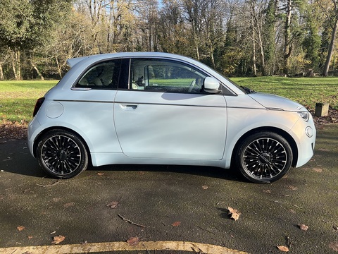 La Prima 2021(71) 0.0 3dr Hatchback Automatic Electric