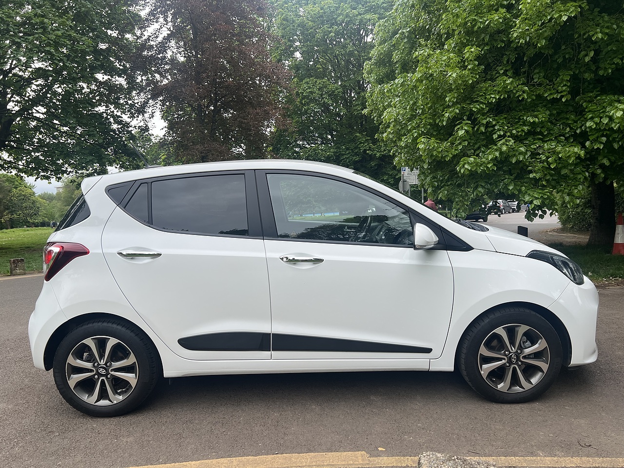 Hyundai i10 Premium SE 2019(69) - Large 4