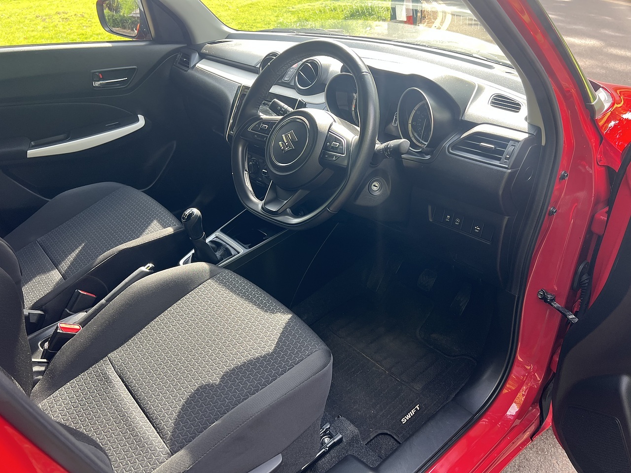 Suzuki Swift Dualjet MHEV SZ-L 2021(21) - Large 8