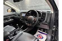 Mitsubishi Outlander DI-D 4 