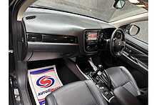 Mitsubishi Outlander DI-D 4 