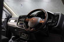 Mitsubishi Outlander DI-D 3 