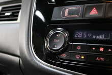 Mitsubishi Outlander DI-D 3 