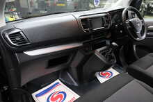 Vauxhall Vivaro Turbo D 3100 Sportive 