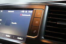 Vauxhall Vivaro Turbo D 3100 Sportive 