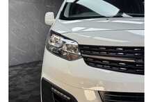 Vauxhall Vivaro Turbo D 2900 Sportive 
