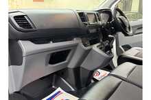 Vauxhall Vivaro Turbo D 2900 Sportive 