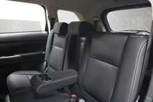 Mitsubishi Outlander DI-D 3 