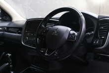 Mitsubishi Outlander DI-D 4 