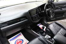 Mitsubishi Outlander DI-D 4 