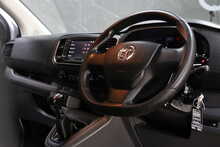 Vauxhall Vivaro Turbo D 2900 Sportive 