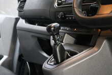 Vauxhall Vivaro Turbo D 2900 Sportive 