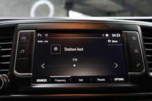 Vauxhall Vivaro Turbo D 2900 Sportive 