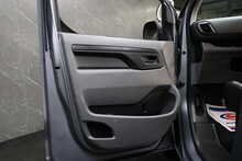 Vauxhall Vivaro Turbo D 2900 Sportive 