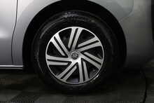 Vauxhall Vivaro Turbo D 2900 Sportive 