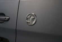 Vauxhall Vivaro Turbo D 2900 Sportive 