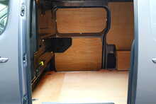 Vauxhall Vivaro Turbo D 2900 Sportive 