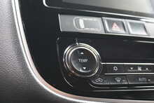 Mitsubishi Outlander DI-D 4 