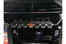 Peugeot 208 PureTech GT 