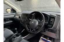 Mitsubishi Outlander DI-D 3 