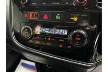 Mitsubishi Outlander DI-D 3 