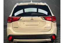 Mitsubishi Outlander DI-D 4 