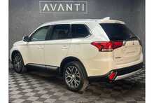 Mitsubishi Outlander DI-D 4 