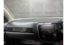 Mitsubishi Outlander DI-D 4 