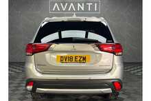 Mitsubishi Outlander DI-D 3 