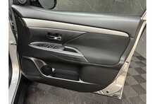 Mitsubishi Outlander DI-D 3 