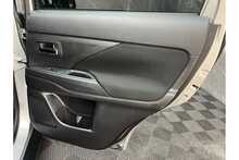 Mitsubishi Outlander DI-D 3 