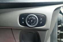 Ford Transit Custom 280 EcoBlue Limited 