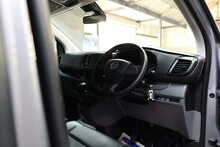 Vauxhall Vivaro Turbo D 2900 Sportive 