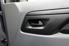 Vauxhall Vivaro Turbo D 2900 Sportive 