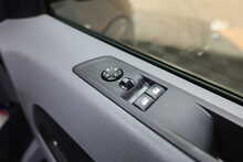 Vauxhall Vivaro Turbo D 2900 Sportive 