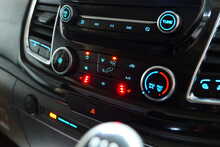 Ford Transit Custom 320 EcoBlue Limited 