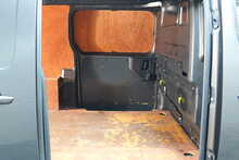 Vauxhall Vivaro Turbo D 2700 Sportive 