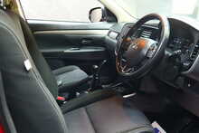 Mitsubishi Outlander DI-D 3 