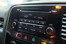 Mitsubishi Outlander DI-D 3 