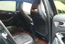 Mercedes-Benz GLA GLA200d AMG Line 