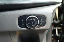 Ford Transit Custom 320 EcoBlue Limited 