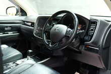 Mitsubishi Outlander DI-D 4 