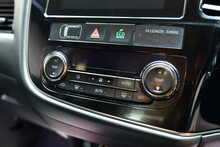 Mitsubishi Outlander DI-D 4 