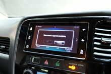 Mitsubishi Outlander DI-D 4 