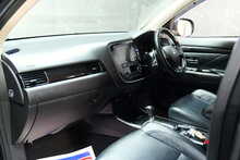 Mitsubishi Outlander DI-D 4 