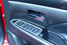 Mitsubishi Outlander DI-D 4 