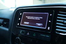 Mitsubishi Outlander DI-D 4 