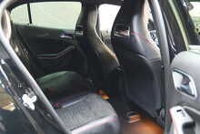 Mercedes-Benz GLA GLA220d AMG Line 