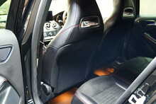 Mercedes-Benz GLA GLA220d AMG Line 