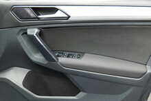 Volkswagen Tiguan TDI BlueMotion Tech SE Navigation 